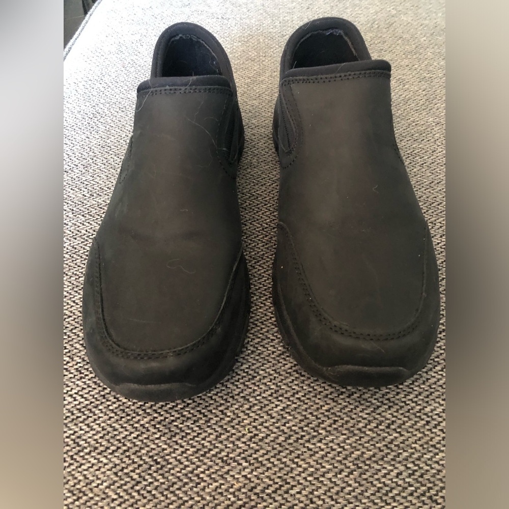 Lands’ End Women’s All-Weather Slip-On Moc Shoes, Black Leather, Size 9